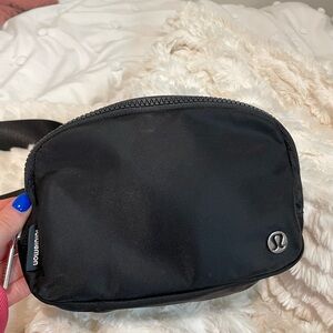 Brand new lululemon belt bag!!